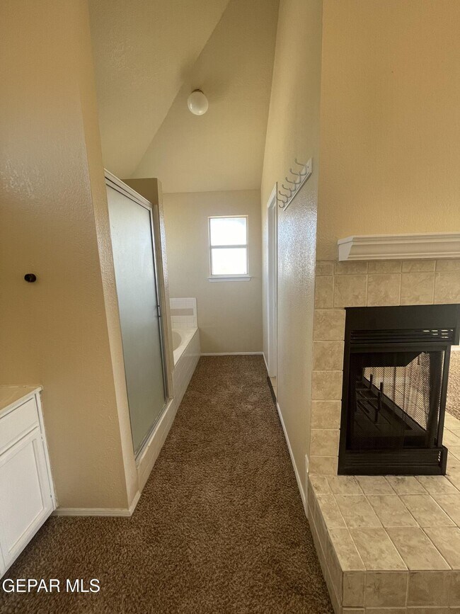 Building Photo - 13928 Pete La Rue Cir