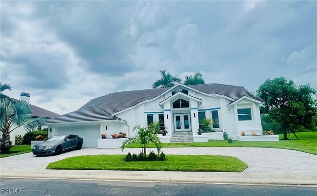 Primary Photo - 5030 Harborage Dr