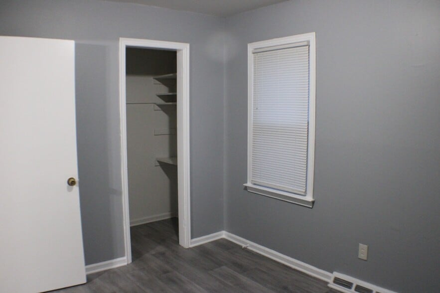 Building Photo - 11055 Chapp Ave