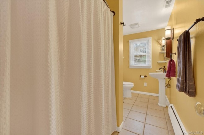 Building Photo - 22 Blossom Hill Dr