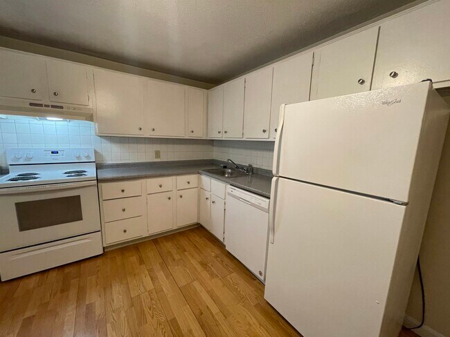 Building Photo - 99 Powers St