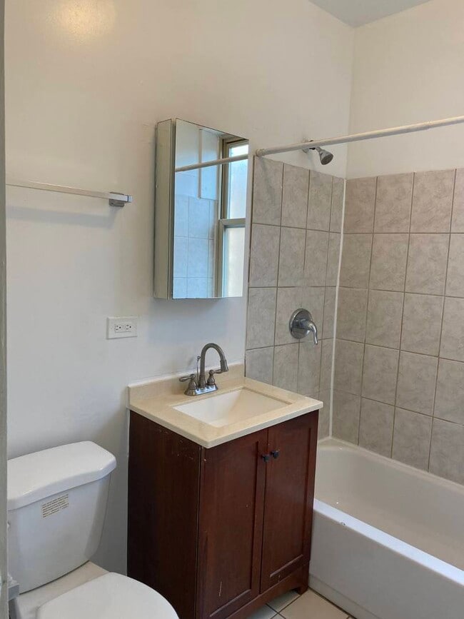 Building Photo - 1733 W 91st St