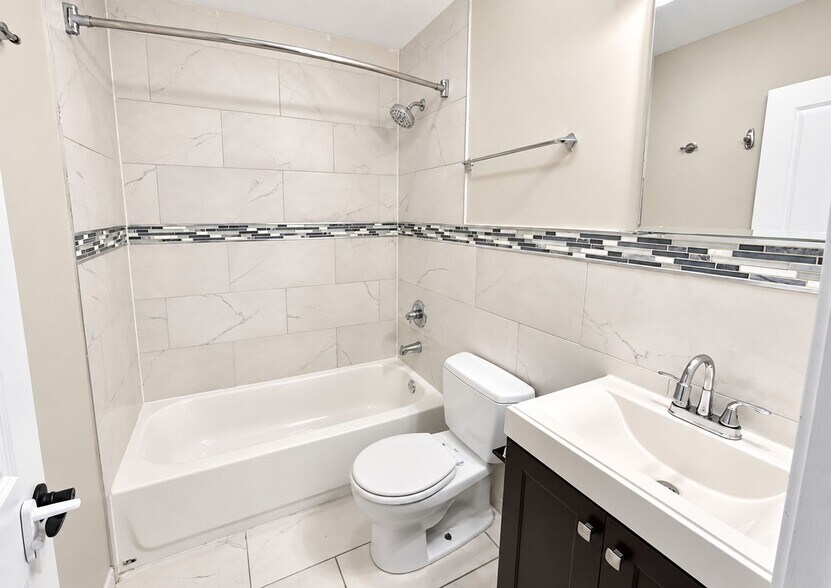 Building Photo - 426 N 40th St