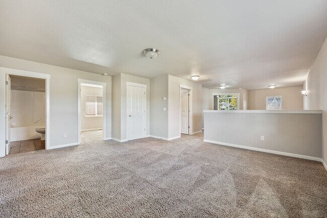 Building Photo - 4335 17th Way NE