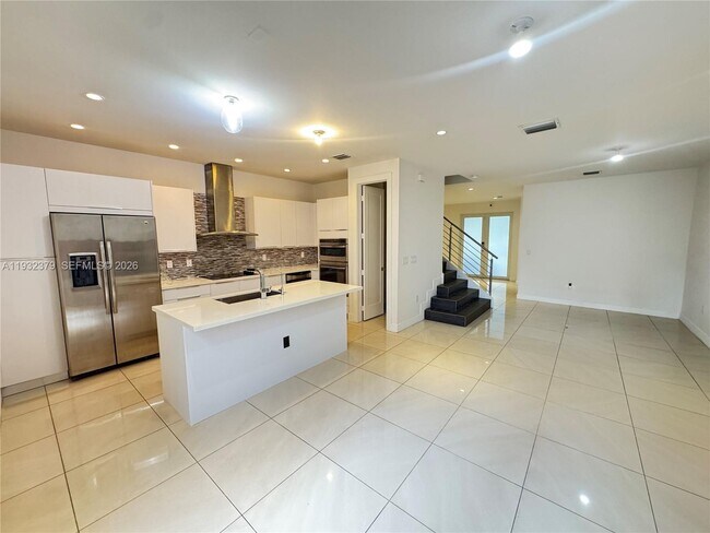 Building Photo - 10550 NW 65th Ln