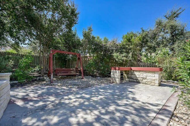 Building Photo - 10011 Brightling Ln