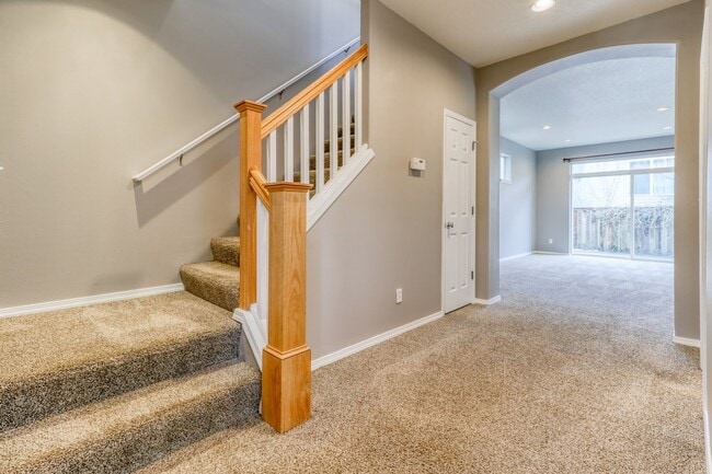 Building Photo - 20467 SW Rosemount St