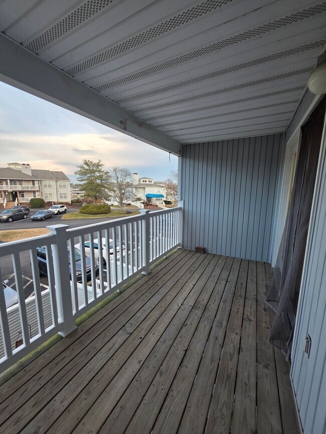 Building Photo - Waters Edge Condos