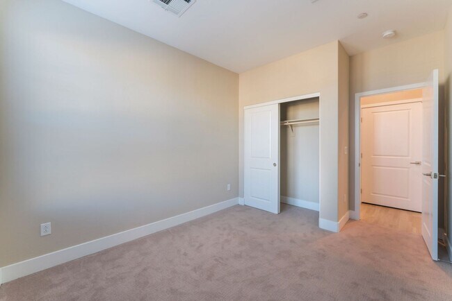 Building Photo - A Meticulously Upgraded Townhouse  *Age Restricted 55+