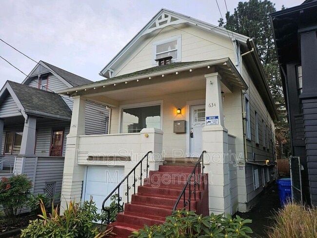 Building Photo - 634 SW Grant St.