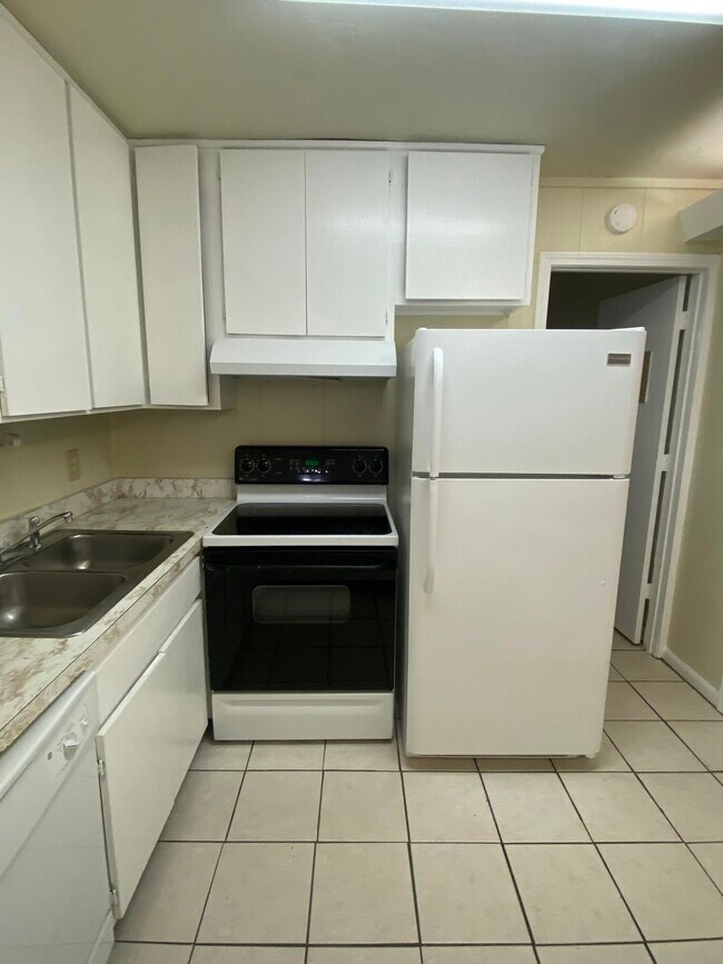 Building Photo - 3205 Gallant Fox Trail