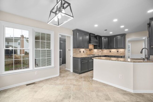 Building Photo - 6000 Blackstone Blvd