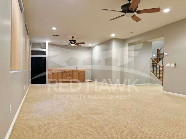 Building Photo - 863 W Bluebird Dr