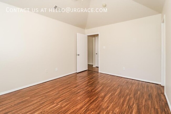 Building Photo - 136 Stewart Bend Ct