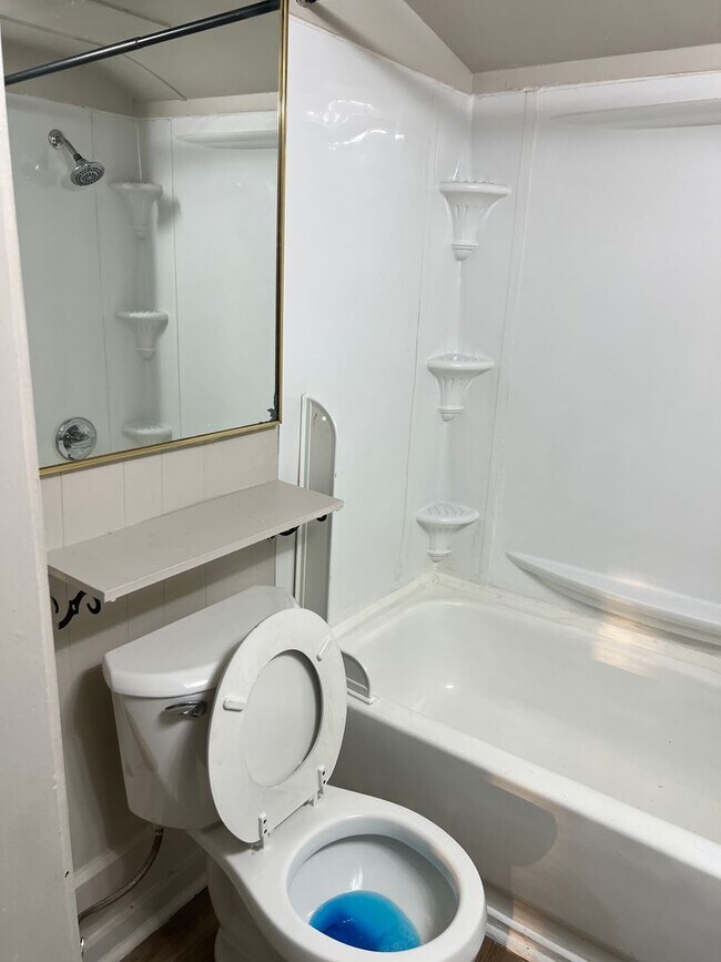 Building Photo - 1247 W Lee St