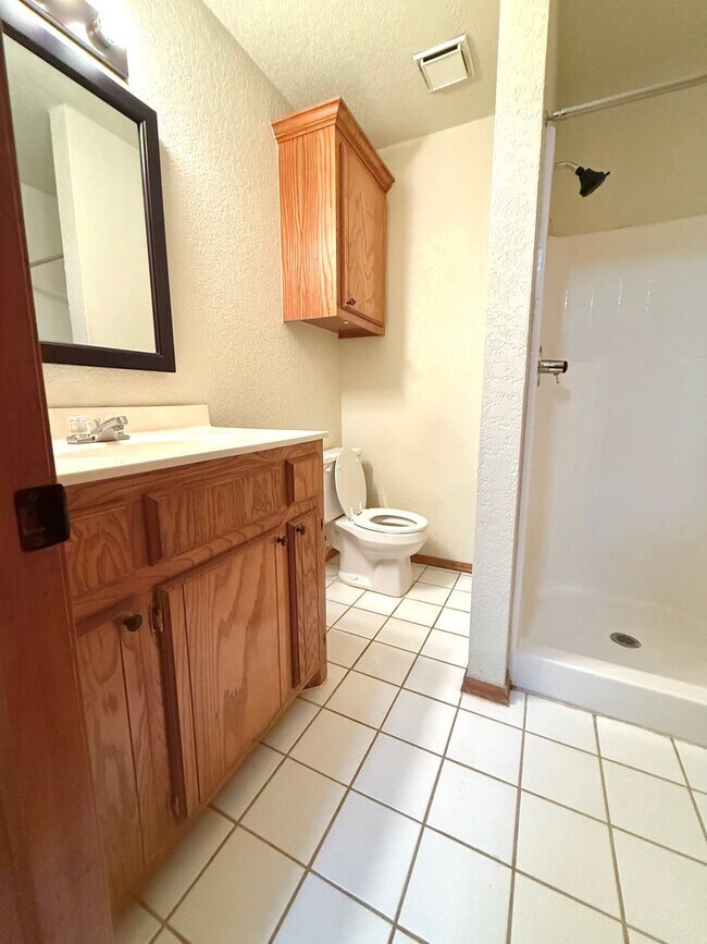 Building Photo - 3320-3322 Ridgecrest Cir