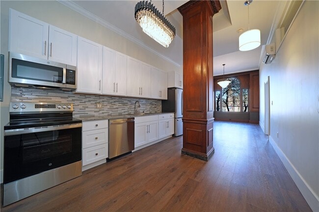 Building Photo - 207 N Main St