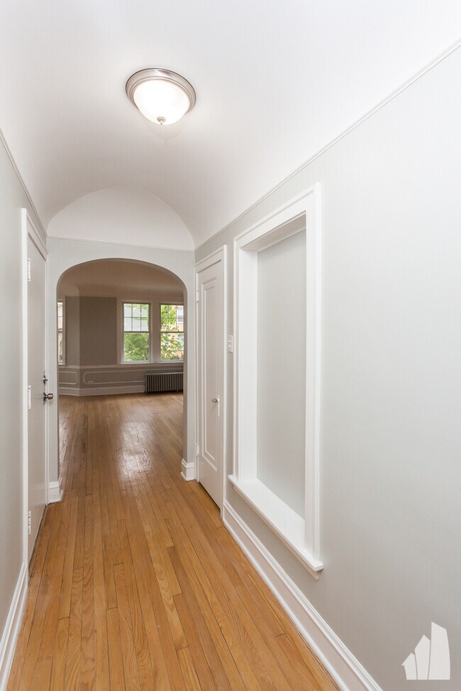 Building Photo - 6149 N Talman Ave