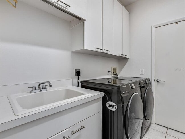 Building Photo - 5018 63rd Dr W