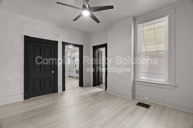 Building Photo - 4038 California Ave