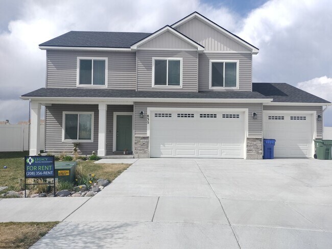 Building Photo - Beautiful 4 bed 2.5 bath home in the desirable Summerfield Subdivision