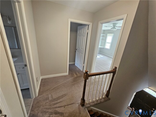 Building Photo - 517 Pleasanthill Dr