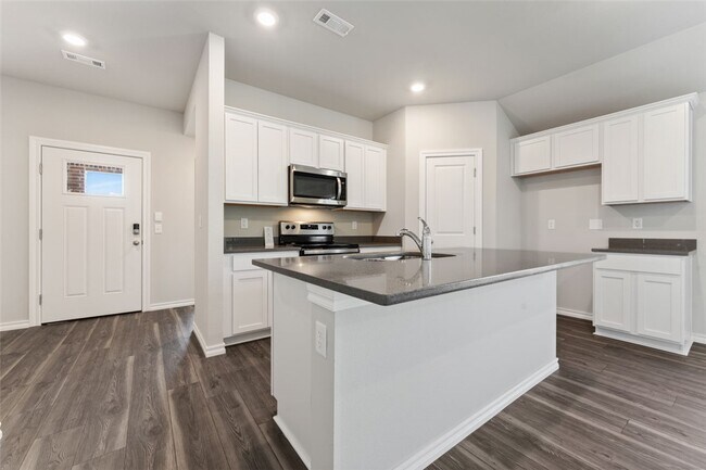 Building Photo - 602 W Cattleman Ct