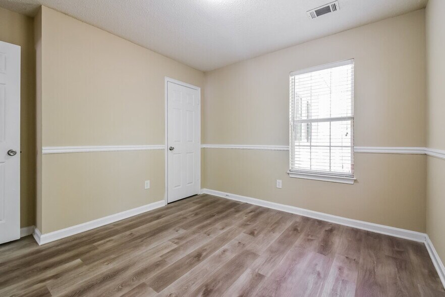 Building Photo - 1466 Fall Creek Trce