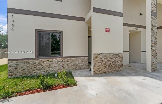 Building Photo - 1962 NW 107th St