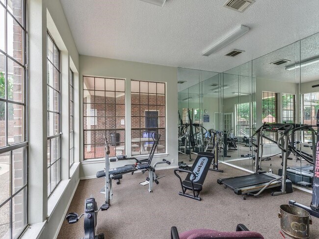 Building Photo - 8888 Benning Dr
