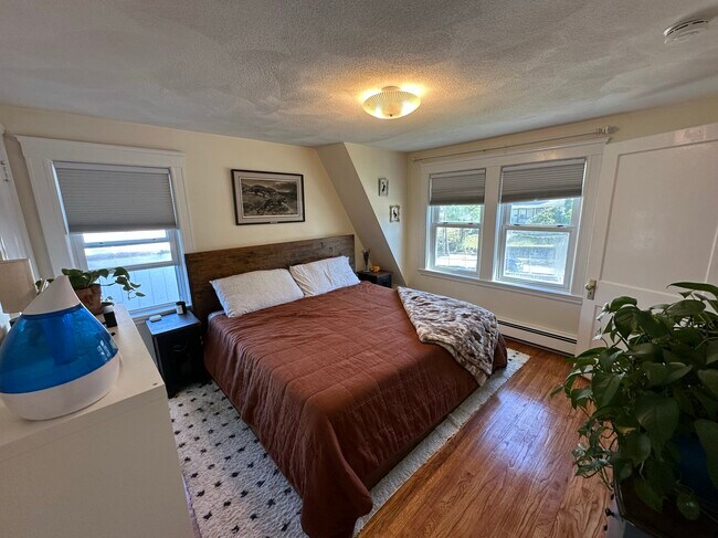 Building Photo - 1145 Boylston St