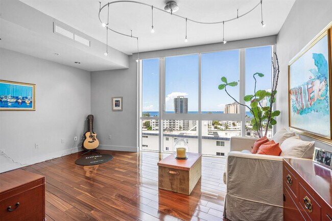 Building Photo - 715 Bayshore Dr