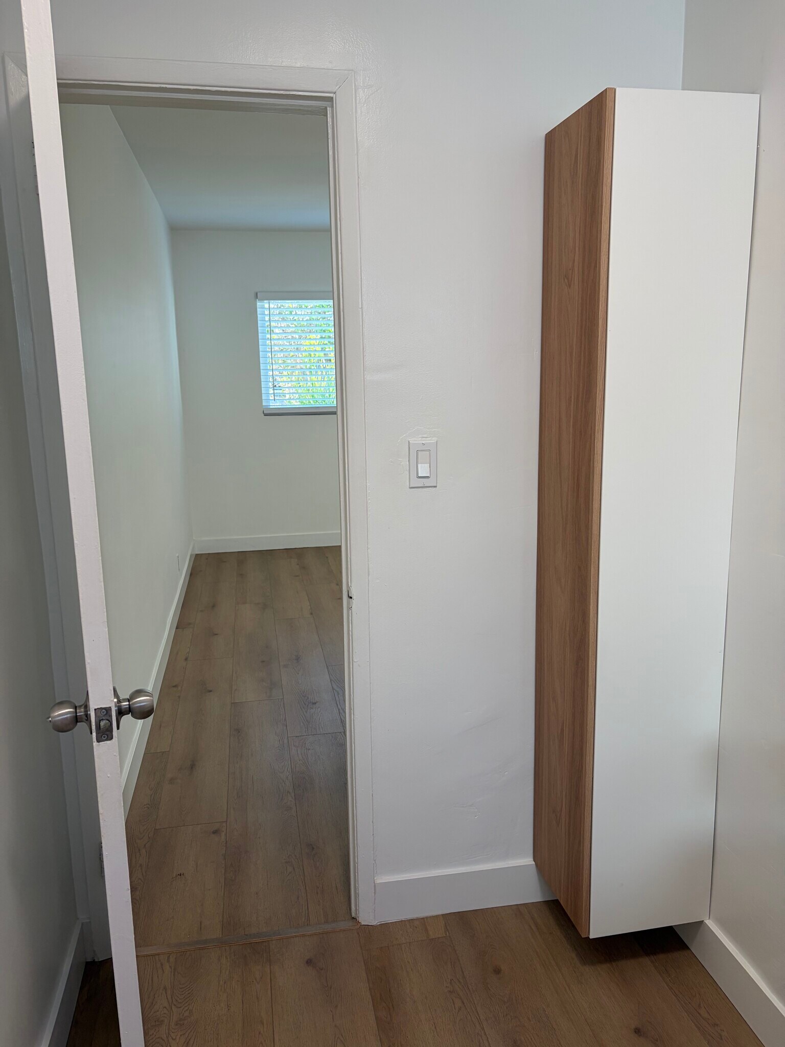 Bathroom storage - 1436 Manhattan Beach Blvd