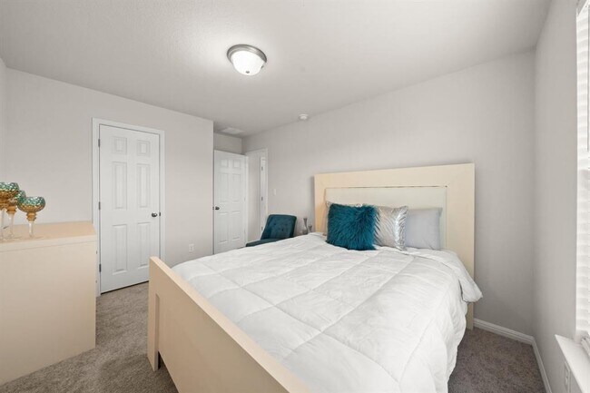 Building Photo - 3200 College Park Dr