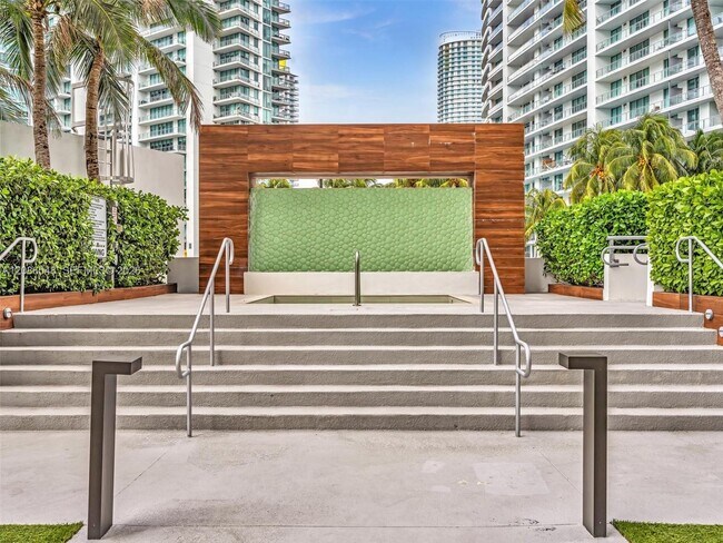 Building Photo - 350 S Miami Ave