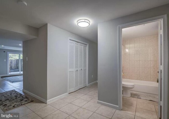 Building Photo - 14822 Bryan Ct