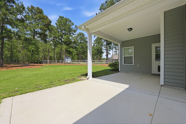 Building Photo - 511 Pondpine Ln