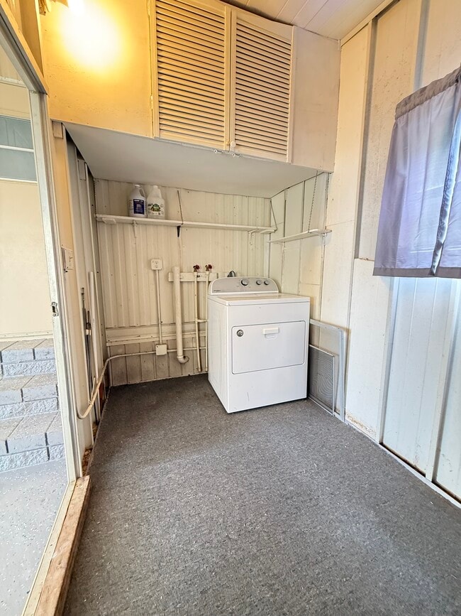 Building Photo - 256 Queen Mary Loop