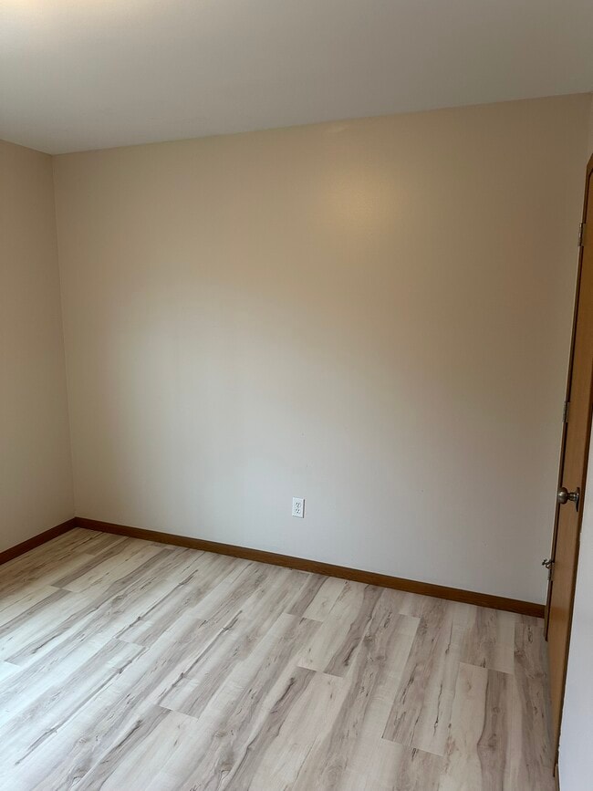 Building Photo - 805 Black Jack Rd