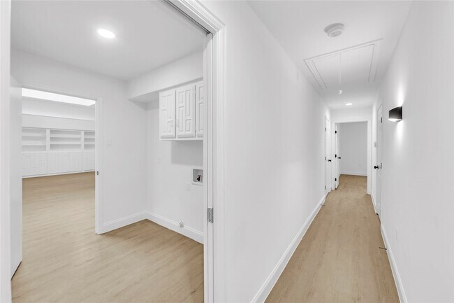 Building Photo - 13826 Wooded Creek Ct