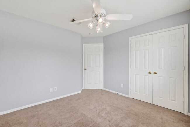 Building Photo - 2119 Palm Castle Dr