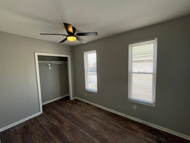 Building Photo - 581-583 E Starr Ave