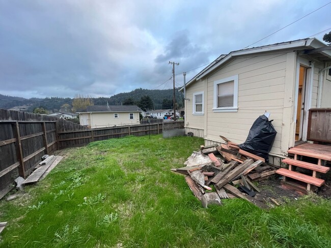 Building Photo - Charming 2 Bedroom, 1 Bathroom Home in Rio Dell, CA