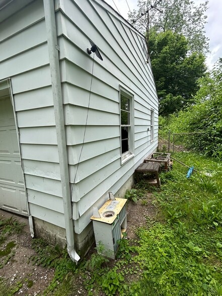 Building Photo - 306 Isabell St