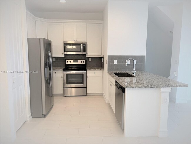 Building Photo - 11717 SW 13th Ct