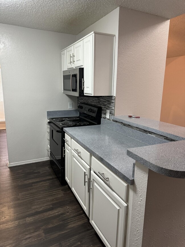 Building Photo - 5988 Westcreek Dr