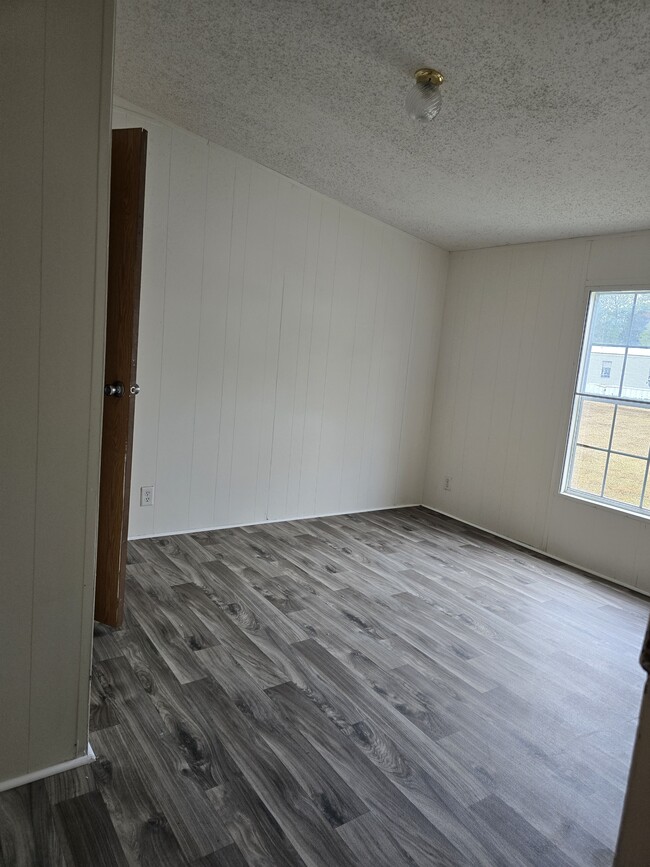 Building Photo - 926 Hollywood Dr