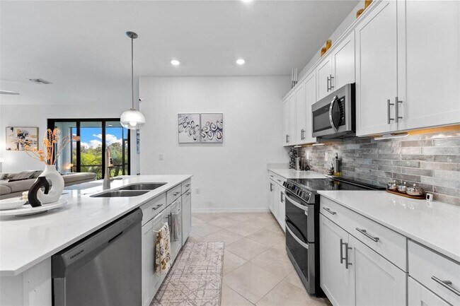 Building Photo - 10868 Sun Drop St