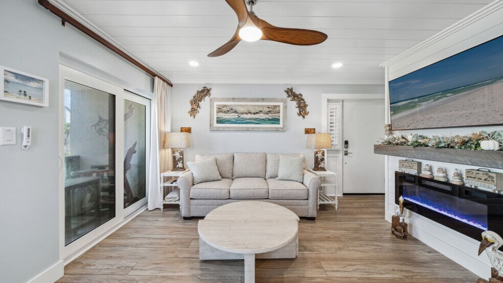 Building Photo - 5717 Thomas Dr