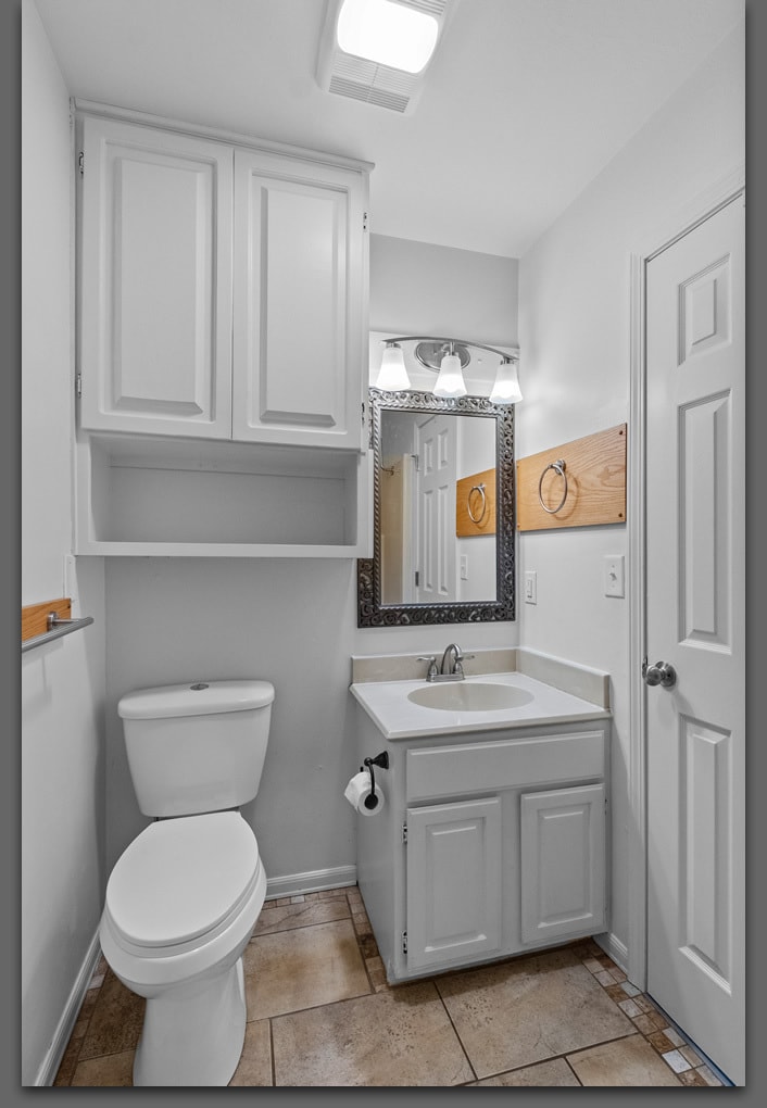 West Bedroom?s Bathroom - 1519 N Leverett Ave